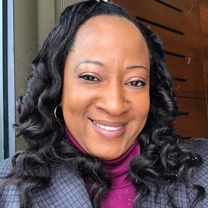 Meet your Posher, Loranza